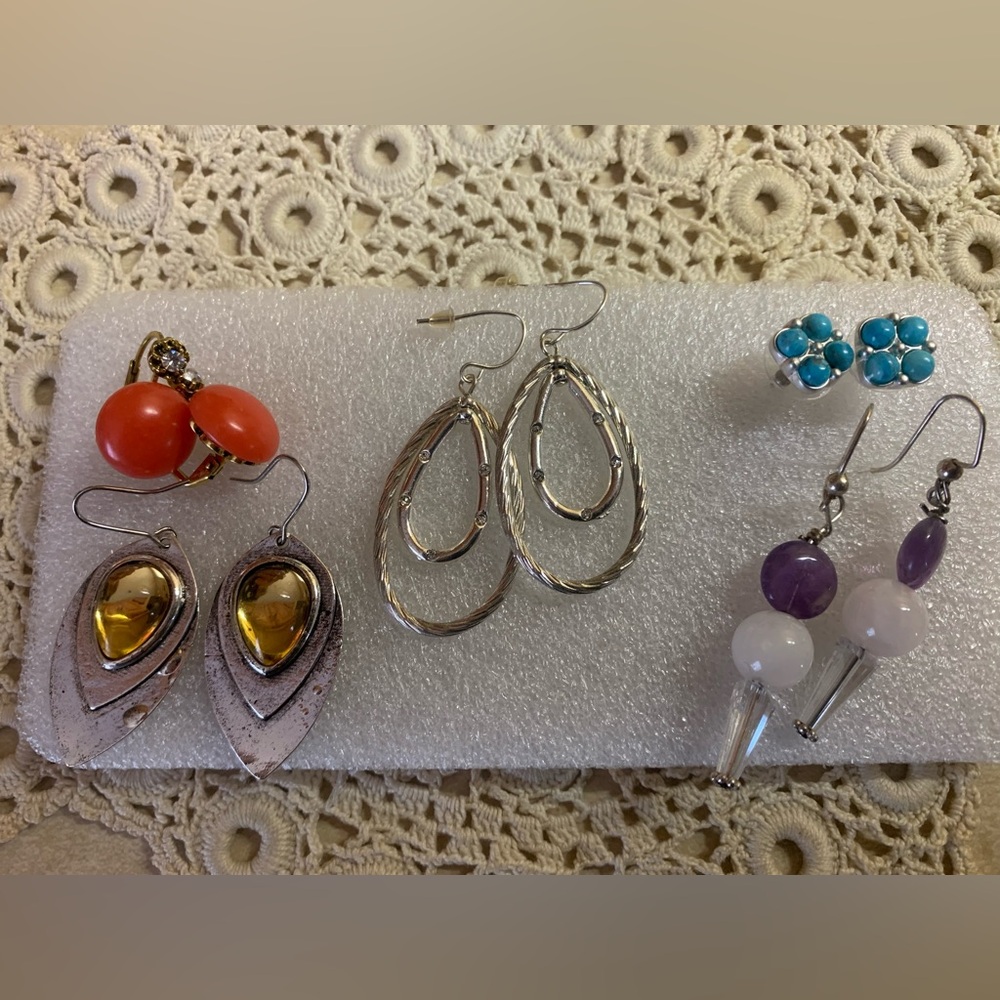 5 pairs of earrings